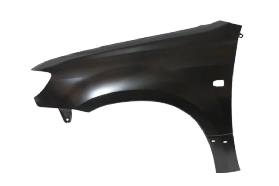 2005 Mitsubishi Outlander : Fender Painted