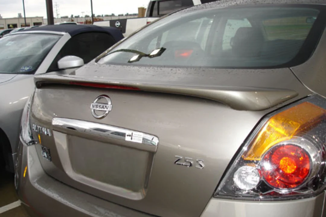 2010 Nissan Altima : Spoiler Painted - Image 4