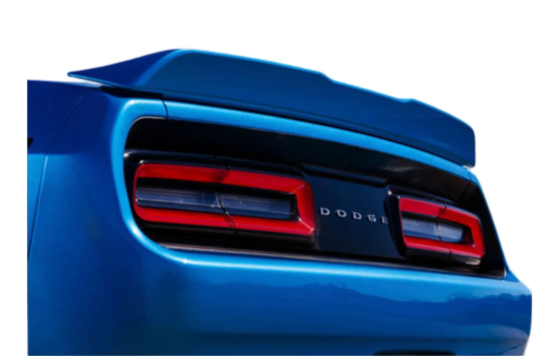 2015 Dodge Challenger : Spoiler Painted - Image 3