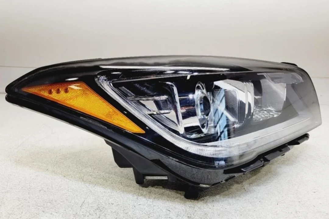 2017-2020 Genesis G80 : Headlight (Passenger-Side)